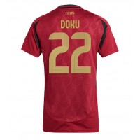 Camisa de Futebol Bélgica Jeremy Doku #22 Equipamento Principal Mulheres Europeu 2024 Manga Curta